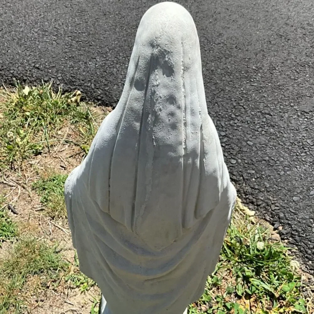 Blessed Mother Garden Statue Vintage cement Madonna Virgin Mary *pick up only*